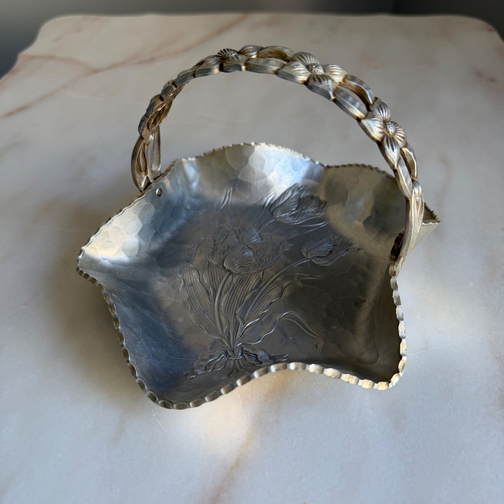Rodney Kent Hammered Aluminum Tulip Basket 429 Hand Wrought Vintage Candy Dish